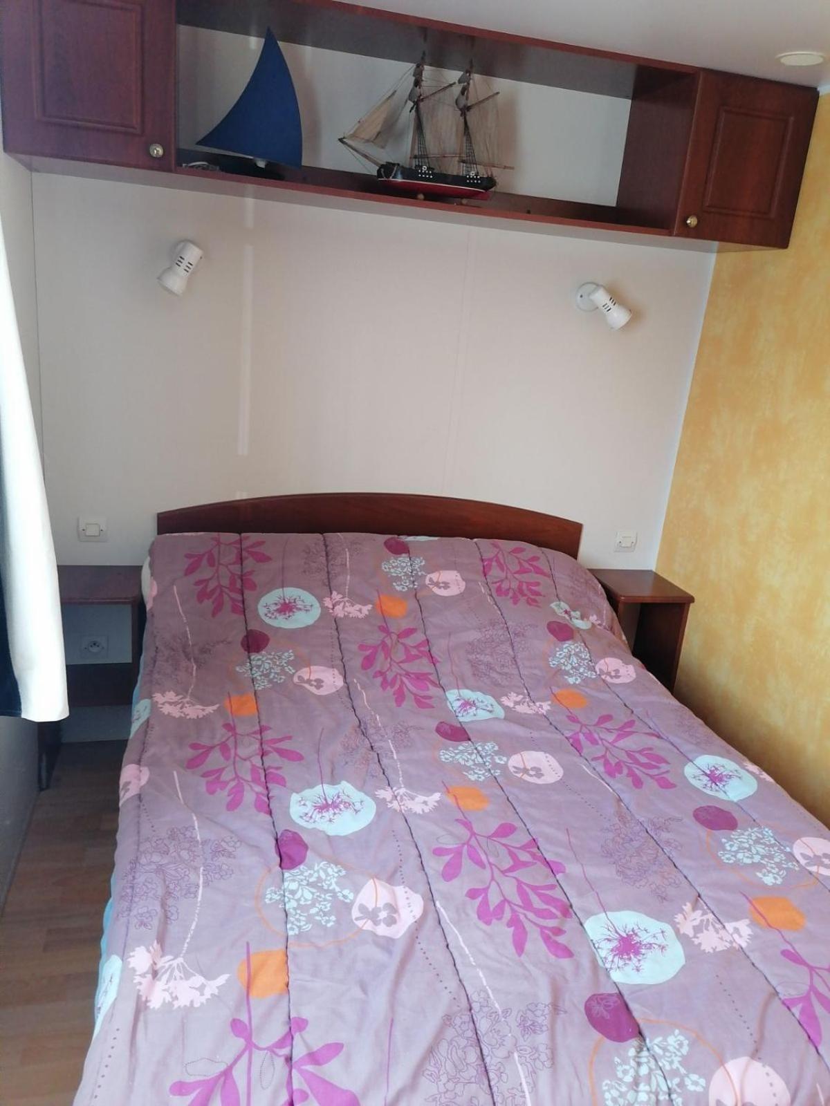 Mobil-Home Dans Camping Municipal Kermaria-Sulard Exterior foto